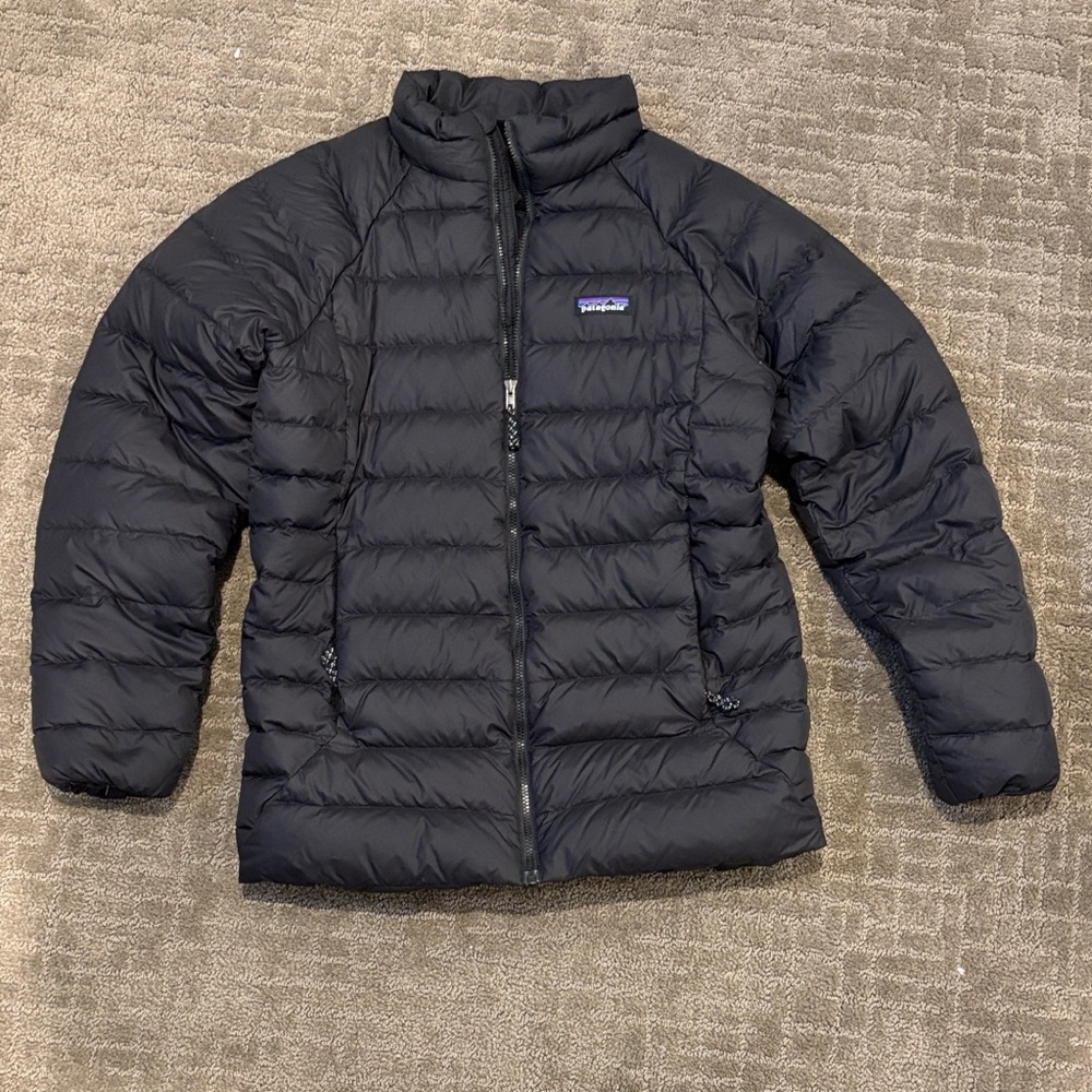 Girls Patagonia Black Down Sweater size XL